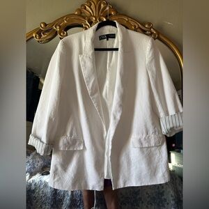 Zara Women's Cream Blazer with Striped Lining